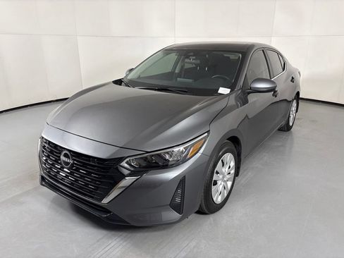 Certified 2025 Nissan Sentra S FWD image 4