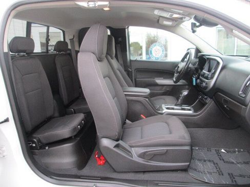 Used 2022 Chevrolet Colorado LT w/ Safety Package AWD/4WD image 12