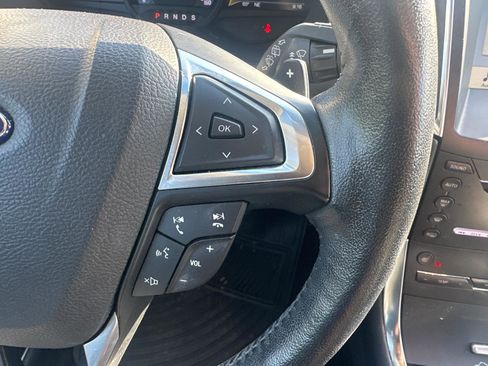 Used 2016 Ford Edge Titanium AWD/4WD image 18