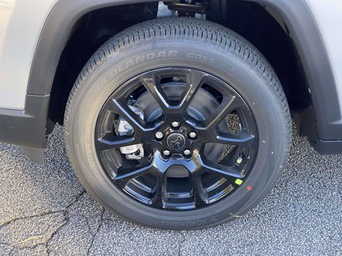 New 2026 Jeep Compass Latitude image 7