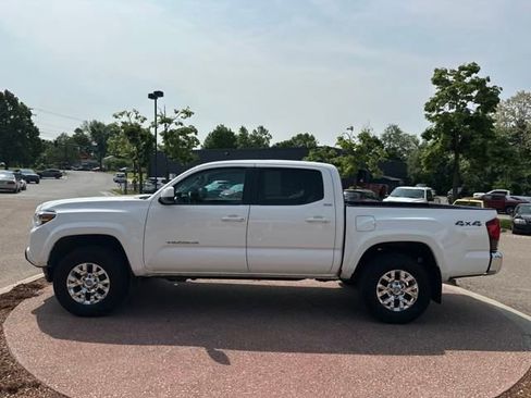 Used 2019 Toyota Tacoma SR5 image 2