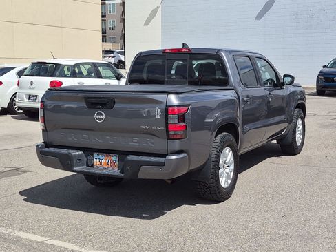 Used 2022 Nissan Frontier SV AWD/4WD image 3