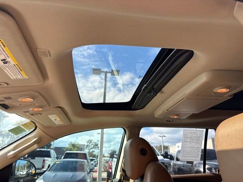 Used 2016 Buick Enclave Premium image 8