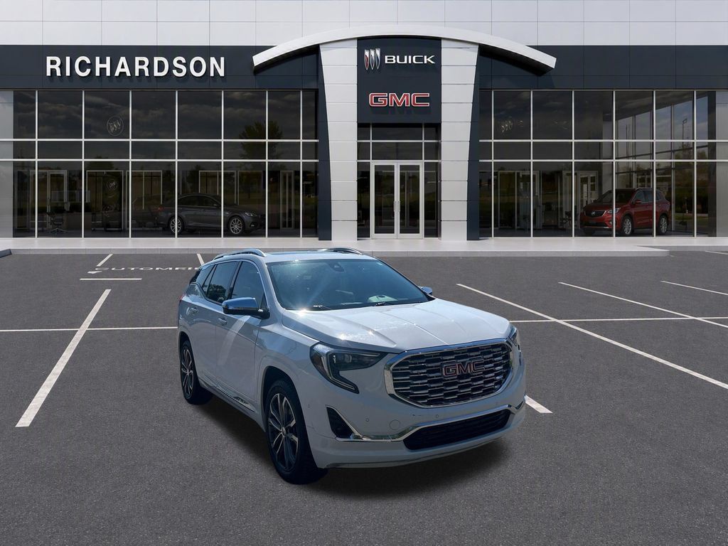 Used 2020 GMC Terrain Denali w/ Denali Premium Package AWD/4WD image 9