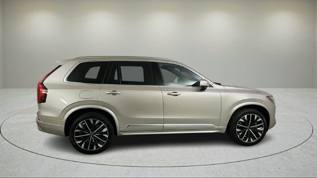 New 2026 Volvo XC90 T8 Plus w/ Protection Package Premier AWD/4WD image 3