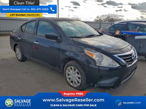 Used 2019 Nissan Versa SV image 5