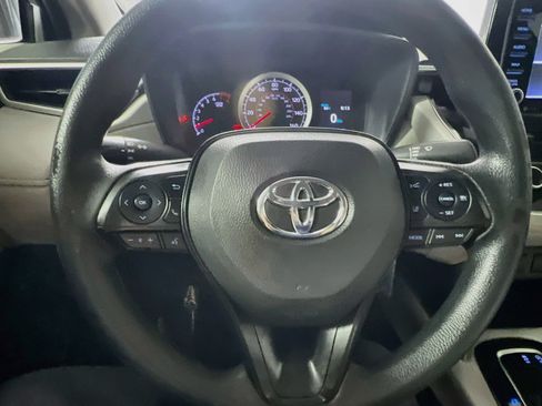Used 2022 Toyota Corolla Cross L FWD image 18