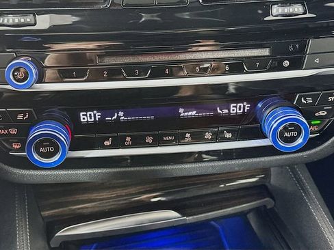 Used 2019 BMW M550i xDrive AWD/4WD image 27