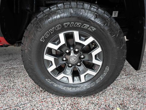 Used 2019 Toyota Tacoma TRD Off-Road image 28