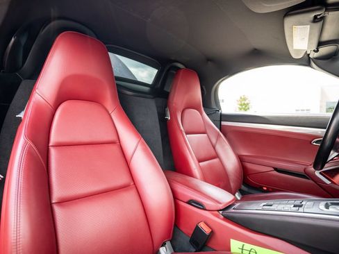 Used 2019 Porsche 718 Boxster RWD image 37