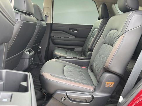 New 2026 Nissan Pathfinder Platinum image 21