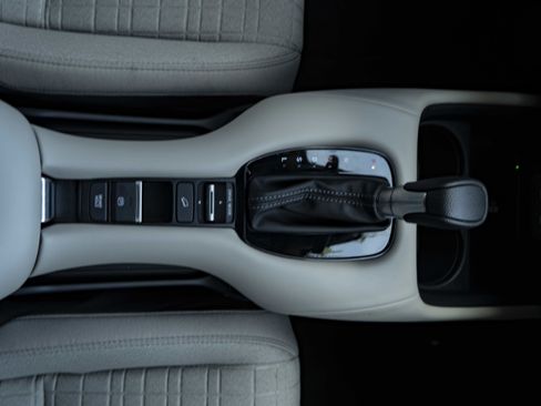 Certified 2026 Honda HR-V LX image 27