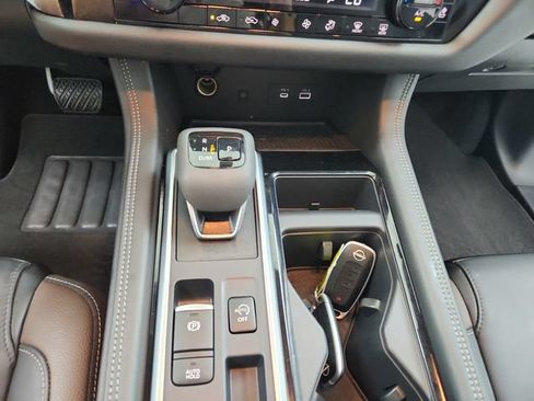 Used 2025 Nissan Pathfinder Platinum w/ Cargo Package FWD image 28