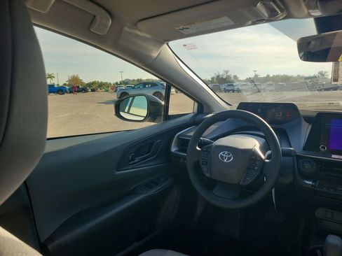 New 2026 Toyota Prius LE image 15