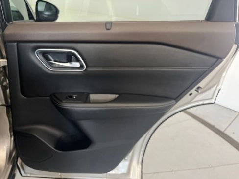 Used 2021 Nissan Rogue SL w/ Premium Package AWD/4WD image 28