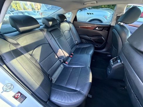 Used 2017 Kia Cadenza Premium w/ Luxury Package FWD image 26