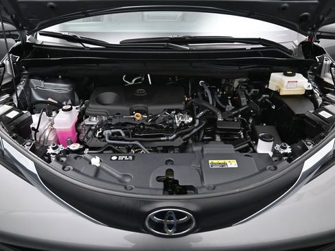 Certified 2026 Toyota Sienna LE FWD image 35
