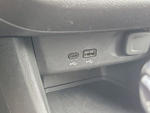 Used 2025 Buick Envista Preferred FWD image 31