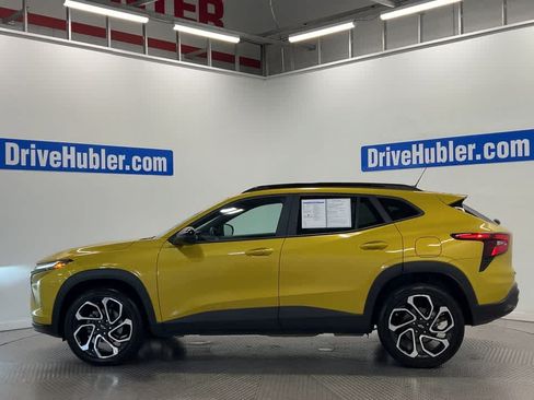 Used 2024 Chevrolet Trax RS w/ Sunroof Package FWD image 7