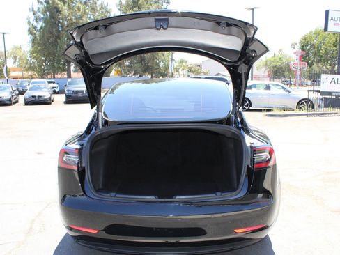 Used 2022 Tesla Model 3 Long Range AWD/4WD image 34