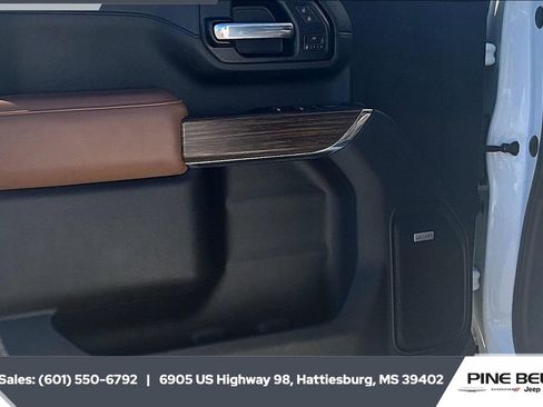 Used 2022 Chevrolet Silverado 2500 High Country w/ Safety Package II image 17