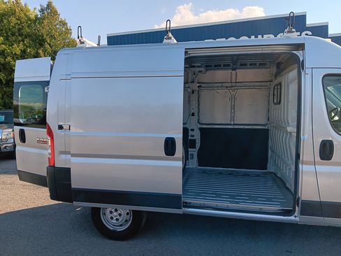 Used 2014 RAM ProMaster 2500 w/ Premium Appearance Group FWD image 10