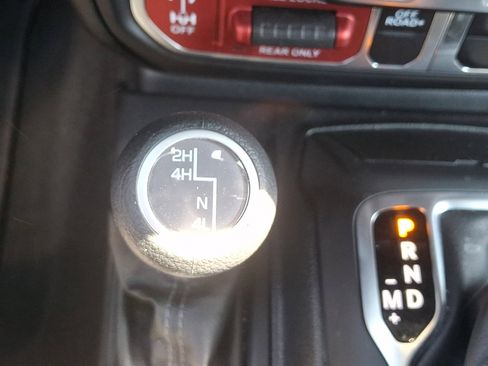 Used 2026 Jeep Gladiator Mojave AWD/4WD image 17