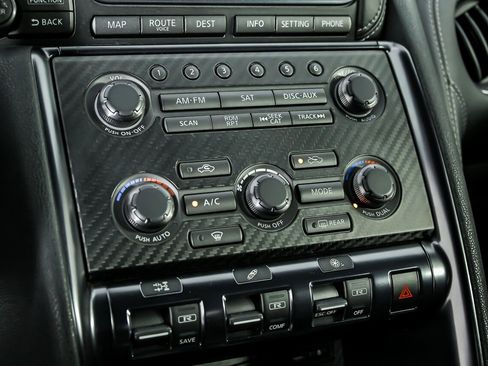 Used 2015 Nissan GT-R Black Edition image 34