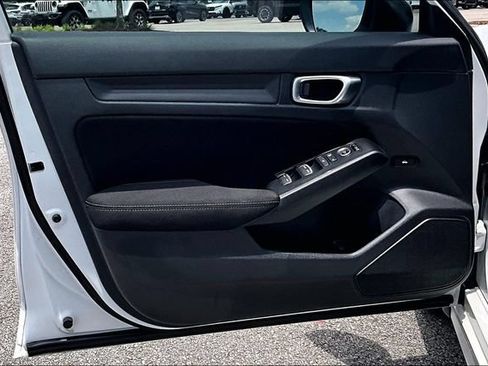 Used 2023 Honda Civic Sport image 17