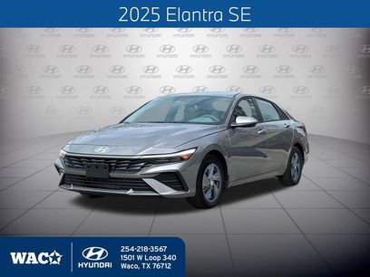 New 2025 Hyundai Elantra SE