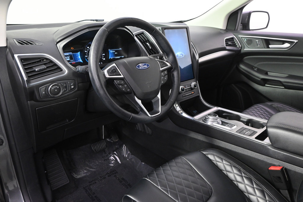 Used 2023 Ford Edge Titanium w/ Class II Trailer Tow Package AWD/4WD image 11