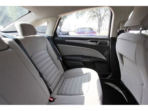 Used 2018 Ford Fusion S FWD image 13