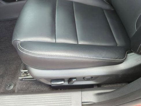 Certified 2025 Nissan Rogue SL FWD image 30