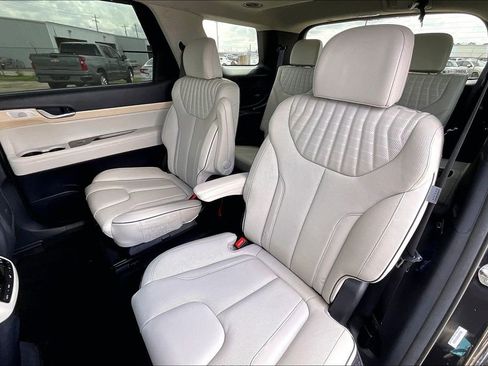 Used 2025 Hyundai Palisade Limited image 19
