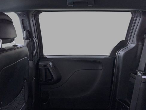 Used 2018 Dodge Grand Caravan SXT w/ Blacktop Package image 43