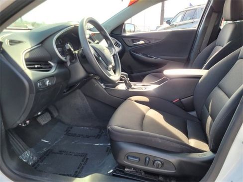 Used 2024 Chevrolet Malibu LT image 4