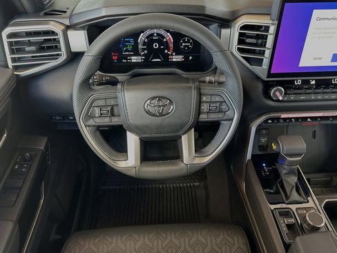 Used 2025 Toyota Tundra Limited image 17