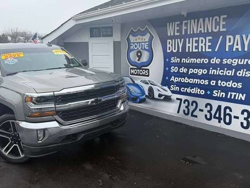 Used 2017 Chevrolet Silverado 1500 LT w/ LPO, Black Pack image 1