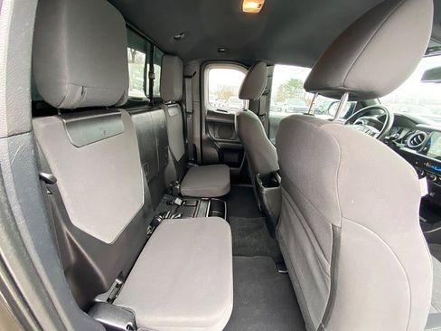 Used 2019 Toyota Tacoma TRD Off-Road w/ TRD Premium Off Road Package image 31