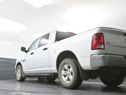 Used 2023 RAM 1500 Classic SLT AWD/4WD image 30