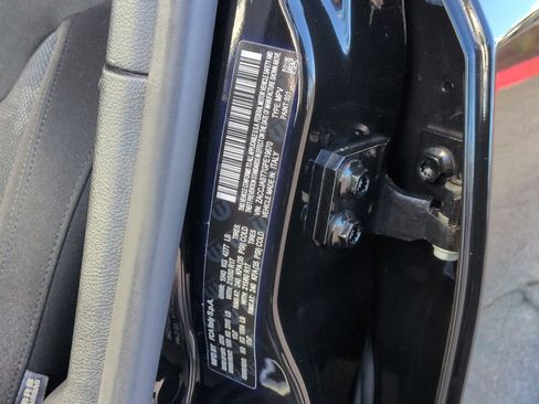 Used 2016 Jeep Renegade Latitude w/ Popular Equipment Group image 33