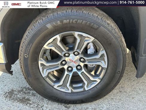 Used 2024 GMC Sierra 1500 SLT image 11