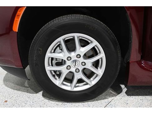 Used 2023 Chrysler Voyager LX FWD image 12