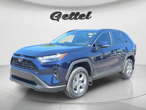 Used 2025 Toyota RAV4 XLE w/ Convenience Package FWD image 1