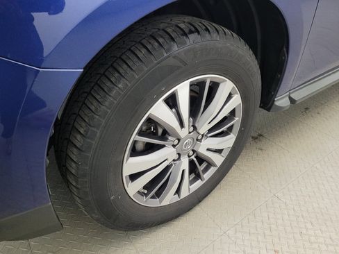 Used 2018 Nissan Pathfinder SV w/ SV Tech Package AWD/4WD image 31