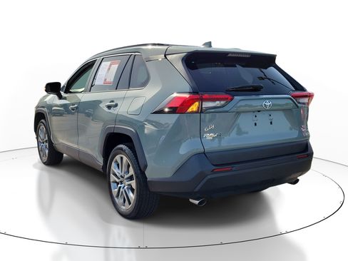 Used 2022 Toyota RAV4 XLE Premium w/ Carpet Mat Package (TMS) AWD/4WD image 3