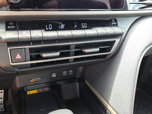 Used 2026 Toyota Camry SE FWD image 26