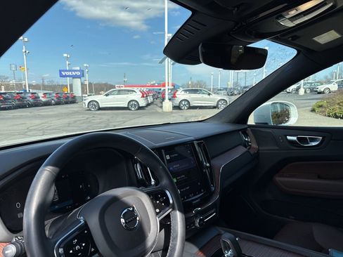 Certified 2023 Volvo XC60 B5 Plus w/ Climate Package image 14