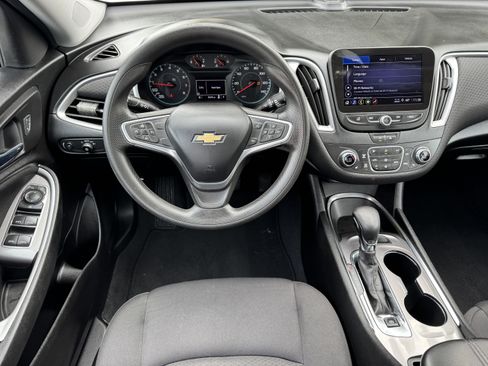 Used 2022 Chevrolet Malibu LT image 17