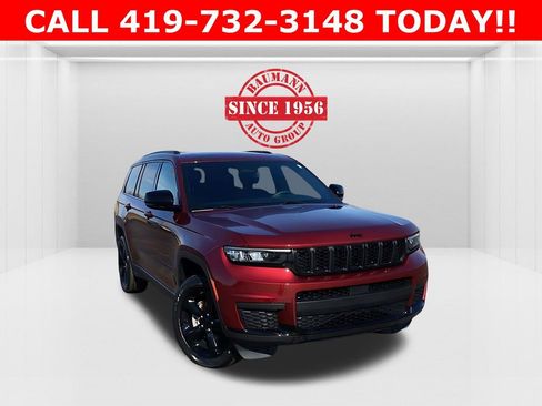 Used 2023 Jeep Grand Cherokee L Laredo image 4